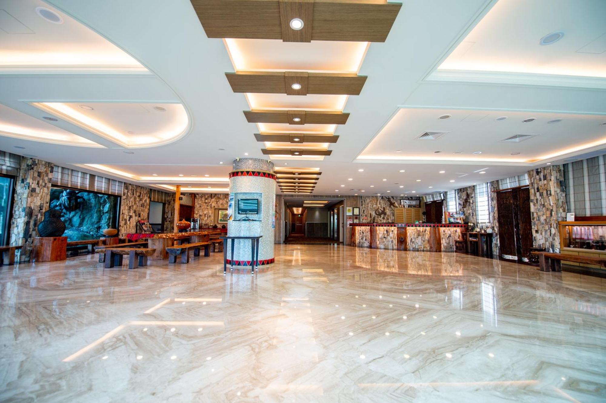 Classic Hotel Shvatan Nantou Exterior foto